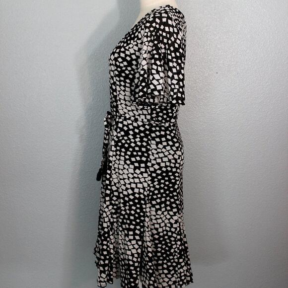 HAANI Geometric Fit & Flare Dress Size PM - Picture 5 of 11